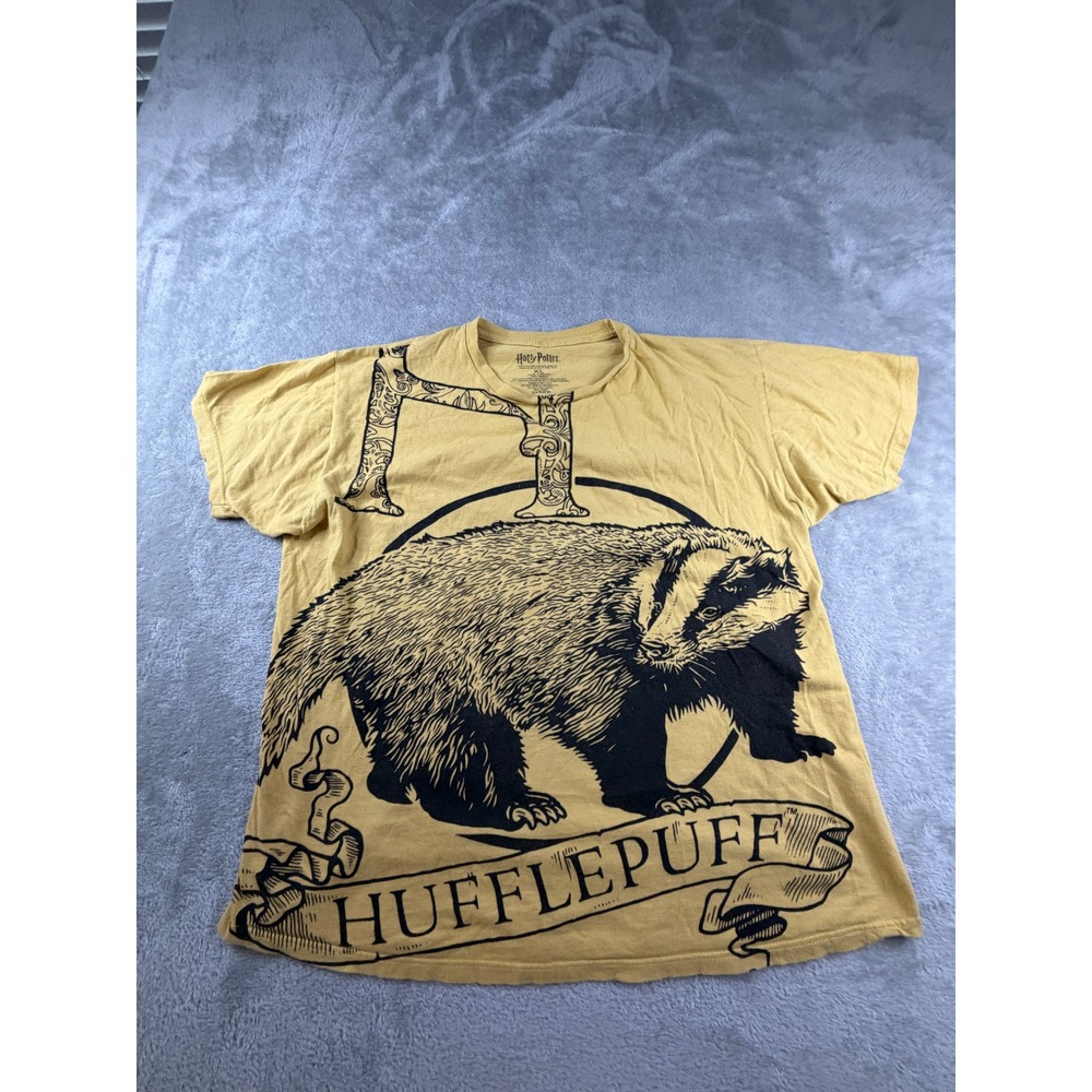 Harry Potter T-Shirt Mens XL Yellow Hufflepuff Badger Graphic Short Sleeve Tee